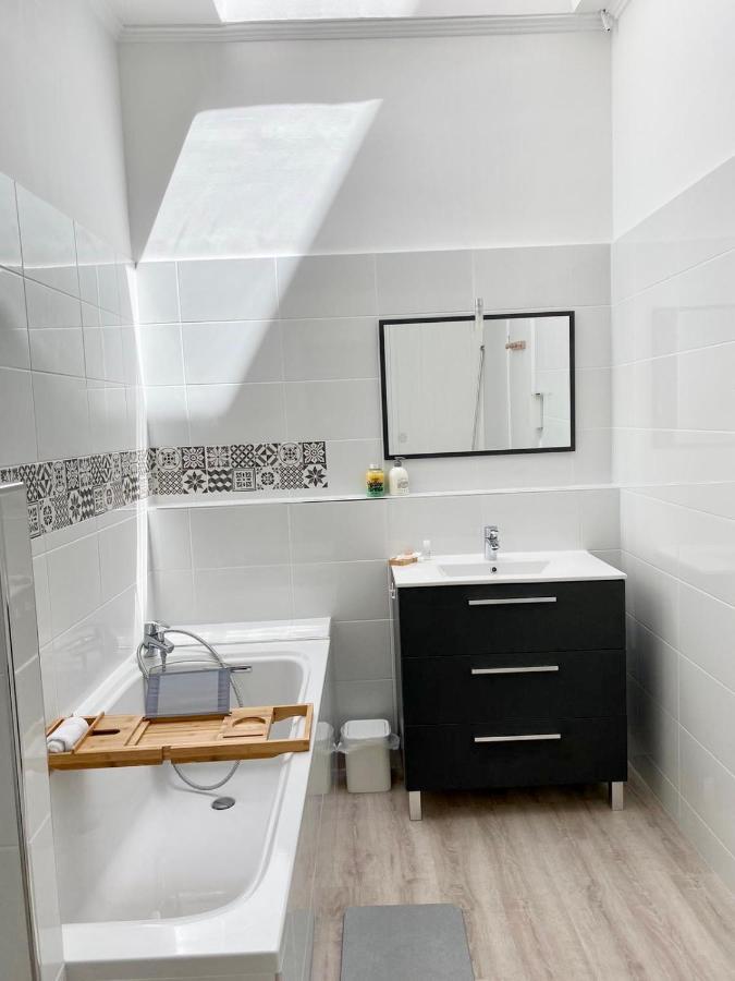 Garden Spa-Hyper Centre Avec Cour-Calme-Sauna-Hamam Apartment Troyes Bagian luar foto